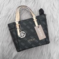 ราคา กระเป๋าสะพายไหล่ ถือ Guess หนังนิ่ม ทรงโทส (7425888002)