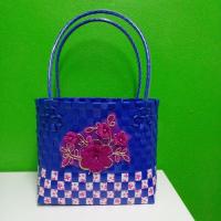 ราคา กระเป๋าสานเส้นพลาสติก ตะกร้าสานพลาสติกใบเล็กราคาถูก ตะกร้าแฮนเมด กระเป๋าสานน่ารัก ฟรุ้งฟริ้ง ขนาด 11 20 18cm (20638380995)