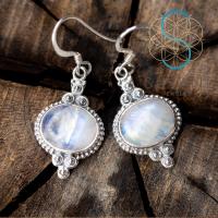 ราคา SUVANI เงินแท้ 92 5 ต่างหูมูนสโตน Moonstone หินสีขาว ทรงวงรี แนววินเทจ ต่างหูห้อย เครื่องประดับเงินแท้ (13210517341)