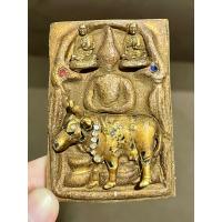 ราคา สมเด็จพระพุฒาจารย์ โต พรหมรังสี ประดับวัว ปี 12 นักษัตร ปีฉลู กรุวัดพระแก้ว ลงรักปิดทอง หลังจารึกอักษร ฝังหมุด (20895978316)