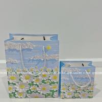 ราคา ถุงกระดาษน่ารัก ถุงกระดาษหูหิ้ว ถุงกระดาษ ถุงของขวัญ ถุงกระดาษใส่ขนม มี 2 ขนาดให้เลือก พร้อมส่ง (19786369028)