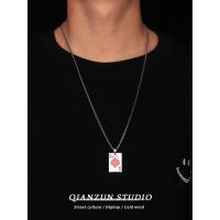 ราคา แฟชั่นเก้าสร้อยคอผู้ชายเล่นไพ่สีแดงจอบคู่สร้อยคอเหล็กไทเทเนียมไม่จางหายฮิปฮอปผู้ชายและผู้หญิงเสื้อกันหนาวโซ่ขายส่ง (16329758386)