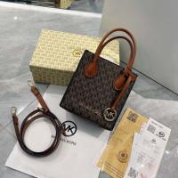 ราคา กระเป๋า สะพาย หรือจะถือก็ได้ 154 (18239627404)