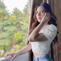 ราคา weerin Dolly crop เสื้อครอปลูกไม้ แขนตุ๊กตา สีขาว (1405010302)