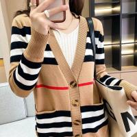 ราคา Burberry เสื้อโค้ทคาร์ดิแกนลายทางสำหรับผู้หญิงเสื้อโค้ทแฟชั่นใหม่เสื้อกันหนาวแบบถักหลวมแบบดั้งเดิม (17751010588)