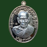 ราคา หลวงพ่อพัฒน์ วัดห้วยด้วน รุ่นเจริญพร2 เนื้ออาปาก้าหน้าเงิน ครึ่งองค์ เลข5155 กล่องเดิม 341 (9718680088)