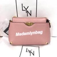 ราคา Lyn topaz สะพายข้าง สีชมพู กระเป๋า lyn แท้ จากช็อป (16327317665)