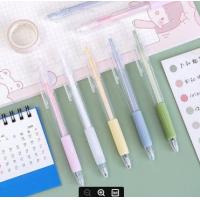 ราคา แท่งใส มี GRIPจับ ปากกาลูกลื่น แบบกด ไม่มีลาย 0 5มม หมึกสีดำ สีพาสเทล ปากกาน่ารัก (21048656406)