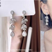 ราคา ต่างหูออกงาน งานเพชร cz เกรดพรีเมี่ยม ทรงใบมะกอกห้อยเพชรล้อมทรงหยดน้ำ (19652450066)
