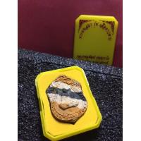 ราคา หลวงพ่อพัฒน์แท้ หลวงพ่อพัฒน์ วัดห้วยด้วน พระผง เสมาเสือคาบดาบ เนื้อพระพุทธคุณเสือเหลือง พร้อมกล่อง สภาพสวย รับประกันพระแท้ มีปลายทาง (16918494865)