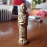 ราคา พระเครื่อง เครื่องราง รูปหล่อหลวงปู่เทพโลกอุดรยืนอุ้มบาตร เนื้อกะไหล่เงินเก่า (19596186659)