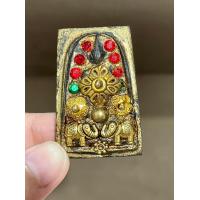 ราคา สมเด็จทรงช้าง หลังหลังเหรียญ ร 5 ประดับพลอยและเครื่องทองเหลือง กรุวัดพระแก้ว (17884884906)