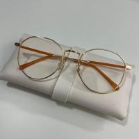 ราคา B 001 แว่นตากรองแสง ใส่ได้ทั้ง ญ ช แว่นกรองแสงสีฟ้า แว่นสำหรับป้องกัน สายตา จากจอมือถือ จอคอมพิวเตอร์ น้ำหนักเบา (16682831636)