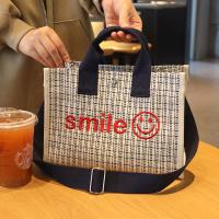 ราคา กระเป๋าถือลายทางสไตล์ญี่ปุ่นกระเป๋าโท้ทผ้าใบกันน้ำความจุใหญ่กระเป๋าผ้าใส่เอกสารขนาด a4กระเป๋าผู้หญิงสะพายข้างแบบลำลองแมทช์ลุคง่าย (20997728143)