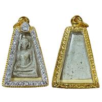 ราคา พระผงสุพรรณเนื้อปูนเพชรกรุวังหน้าพร้อมกรอบประดับเพชร (15114904768)