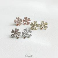 ราคา Glitter clover earrings ต่างหูแบบติดหู งานชุบทองคำขาว เพชร CZ (20543488747)