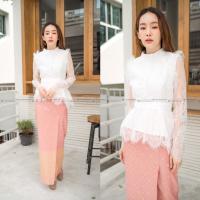 ราคา พร้อมส่ง ชุดไทยประยุกต์ไซส์ใหญ่ เสื้อใช้ผ้าลูกไม้ในการตัดเย็บ กระโปรงผ้าไหมปักดิ้นลายเชิง งานป้ายVshop (7549633668)