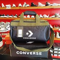ราคา Converse กระเป๋าสะพายข้าง ทรงหมอน รุ่น Inflated roll duffle bag black รหัส 12 61825 (20733060351)