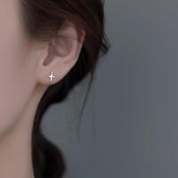 ราคา เครื่องประดับ WHC ต่างหูแฟชั่นแบบเรียบง่ายสำหรับผู้หญิงรูปดาวสี่แฉกต่างหูตุ้มหู925ต่างหูเงิน (20647695716)