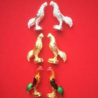 ราคา ไก่แก้บน ไก่ถวาย ไอไข่ รูปปั้นไก่ มี3สี ไก่เงิน ไก่ทอง ไก่สี วัสดุทองเหลืองชุป เงินทองลงสีสวยงาม ขนาด 1 นิ้ว ขายเป็นคู่ แถมฟรียันต์ ธูปให้เลข (4165902445)