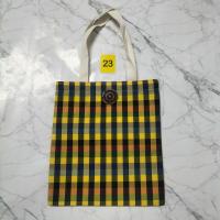 ราคา กระเป๋าผ้า กระเป๋าถือผ้าไทย กระเป๋าถือผ้าฝ้ายพิมพ์ลาย กระเป๋าถือผ้าขาวม้า สายผ้าดิบ ติดเทปตีนตุ๊กแก (17604608258)