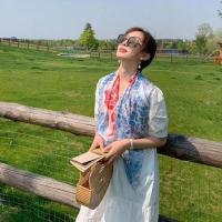 ราคา ผ้าพันคอผ้าไหมแบรนด์ดังผ้าพันคอสีดำและสีขาวแบบเดียวกันกับผ้าคลุมไหล่พิมพ์ลายแบบบางสำหรับฤดูร้อนผ้าไหมสไตล์ตะวันตกแมทช์ลุคง่ายสำหรับฤดูใบไม้ผลิและฤดูใบไม้ร่วงปี2021 (15632872711)