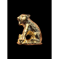 ราคา เสือนั่ง หลวงพ่อกวย วัดโฆสิตาราม เนื้อกะไหล่ทอง ปี2519 แท้รับประกัน 2515 (16852994495)