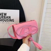 ราคา New diesel niche design jingle bag one shoulder diagonal underarm fashion handbag saddle small square bag wholesale (19939858345)