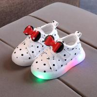 ราคา BAOLONGXIN รองเท้ากีฬาเด็กรองเท้ามีไฟ LED ติดโบว์รองเท้าเด็กผู้หญิงน้ำหนักเบาระบายอากาศได้ดี (20043867709)