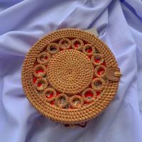 ราคา กระเป๋าหวาย ทรงกลม สะพายข้าง หวายอินโด (11663454210)