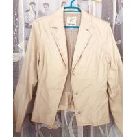 ราคา กานต์shop พร้อมส่ง เสื้อสูทผู้หญิงมือสองเกรดเอ แบรนด์เนม Kumikyoku สีครีม ไหล่กว้าง 29 อกกว้าง 35 ยาว 23 (18051490309)