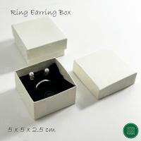 ราคา กล่องใส่แหวน กล่องใส่ต่างหู กล่องจั่วปัง กล่องใส่เครื่องประดับ ใส่ แหวนทอง แหวนเพชร กล่องของขวัญใส่แหวน เพิ่มความประทับใจ สีครีม (17026179712)