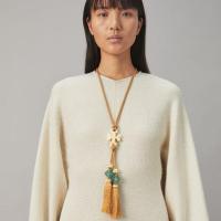 ราคา Tory Burch สร้อยคอแฟชั่นความรู้สึกสูงพู่ห้อยสร้อยคอยาวเคลือบชุบทองสีเขียวเรซิ่นสร้อยคอทอไหมพรมมือในสต็อก high quality (17196715442)