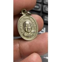 ราคา เม็ดแตงหลวงปู่ทวด หลวงปู่ ทิม ปี 2541 เนื้อ อัลลปาก้า (19699929149)