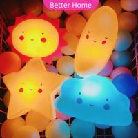 ราคา ไฟกลางคืน LED น่ารักสไตล์เกาหลีสำหรับ โคมไฟ ตกแต่งห้อง โคมไฟรูปการ์ตูน โคมไฟตกแต่งห้อง โคมไฟตั๊งโต๊ะ ไฟประดับ ของแต่งห้อง (10392410421)