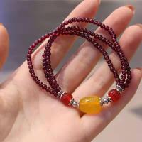 ราคา สร้อยข้อมือหินโกเมนธรรมชาติวงกลมสามวงโมราเหลืองอาเกตสีแดงลูกปัดจับคู่สวยงาม (20272668697)