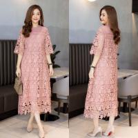 ราคา Maxiเดรสลูกไม้เนื้อหนาเกรดพรีเมี่ยม ลายลูกไม้เลือกใช้ลายสวยหรูมากค่ะ ดีเทลใช้ลูกไม้คนละลายวางต่อช่วงเอวได้อย่างลงตัว เดรสมีซับในอย่างดีทั้งตัว ช่วงอกติดมุขตามสี วางเรียงตามงานลูกไม้ ซิปซ่อนด้านหลังง่า