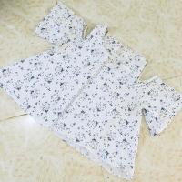 ราคา สินค้ามือสอง เสื้อลายดอก เสื้อเปิดไหล่ เอก 32 34 เสื้อสีขาวลายดอก โชว์หน้าเปิดแขน (18748066005)