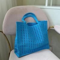 ราคา Vivian Tote (16335647685)