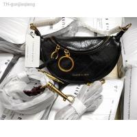 ราคา กระเป๋าถือ Charles And Keith กระเป๋าถือสายโซ่สะพายสําหรับผู้หญิง Kecil Selempang GA06 gift Christmas Gift (10478681838)