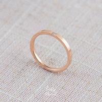 ราคา Pretty Moment แหวนเพชรเดี่ยวแบบเหลี่ยม cz หนา 2 mm สีเงิน สีโรสโกล สีทอง หุ้มหนามเตย สแตนเลส แข็งแรงทนทาน ของขวัญ (16437706793)