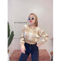 ราคา Korean เสื้อครอป เทรนด์แฟชั่นตามกระแส ทรงครอปเอวลอยแขนยาว งานผ้าไหมพรมทอลายสลับสี เสื้อเอวลอย แขนยาว (12329232709)