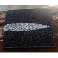 ราคา กระเป๋าหนังปลากระเบน รุ่นมุกยาวเต็มใบ สีดำ BiFold Stingray (21203543318)