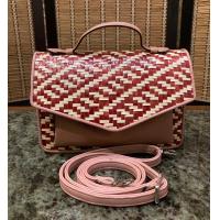 ราคา งานเกรดพรีเมี่ยม กระเป๋าสานกระจูด ทรงทันสมัย พร้อมสายสะพายยาว ขนาดกะทัดรัด (14369931630)