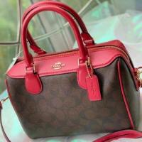 ราคา Coach ใหม่ F58312 บอสตันหมอนกระเป๋าแฟชั่นกระเป๋าถือสุภาพสตรี หมอน 9 นิ้ว (17329937007)
