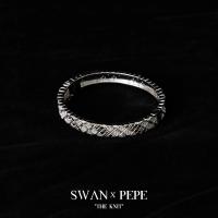 ราคา SWAN VRT Knit Bangle กำไลลวดลายสานถักทอผ้า Where Textile Meets Jewelry (14572966388)
