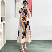 ราคา Issey Miyake 2023 สไตล์ใหม่ฤดูร้อน Miyake จีบดอกไม้ใหญ่แฟชั่นเสื้อเชิ้ตตัวเล็กเข้ารูปกระโปรงจีบพิมพ์ลายชุดสองชิ้น (19703043513)