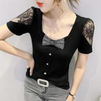 ราคา YIMEI เสื้อยืดเสื้อคอตตอนผู้หญิงลายลูกไม้แขนสั้นฤดูร้อน2023ใหม่เสื้อยืดคอกลมทรงสี่เหลี่ยมเซ็กซี่แฟชั่นของผู้หญิงด้านหลังสวยสีแดง (18052234155)