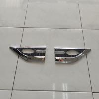 ราคา ครอบไฟแก้ม Navara Np 300 ครอบไฟเลี้ยวแก้ม สีโครเมี่ยม Nissan ปี 2014 20120 (20770430979)