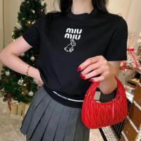 ราคา MIU MIU ปีของเสื้อยืดจำนวนจำกัดกระต่าย2023เสื้อยืดคอกลม LOGO Huruf พิมพ์ลายเสื้อผู้หญิงขายทั่วโลกสมรรถภาพทางกายจัดส่งฟรีสไตล์เดียวกันที่เคาน์เตอร์ของห้างสรรพสินค้า (20729465533)